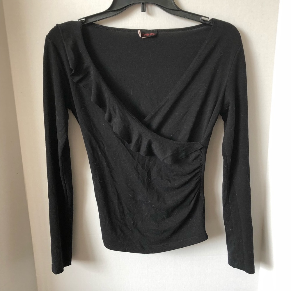 Black vneck long sleeve